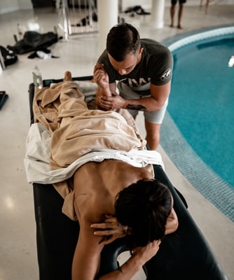layanan-7 Thai Massage-jasa-pijat-indonesia-